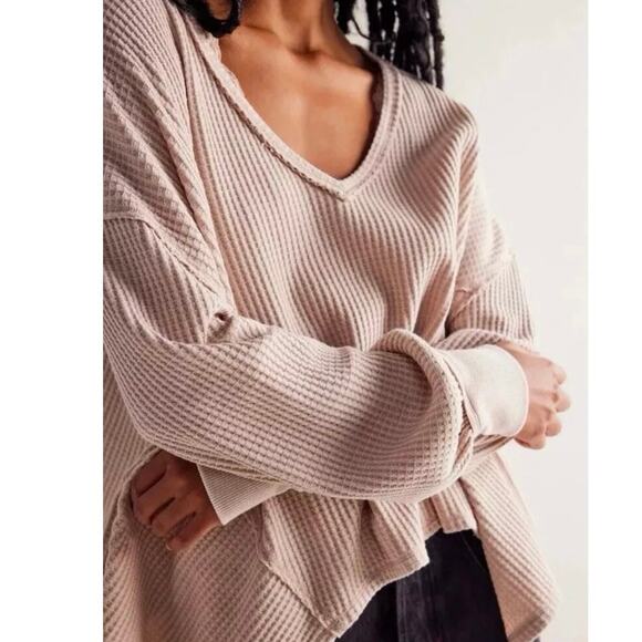 Free People We The Free Coraline Thermal Oversized Top Winter Bloom Blush Medium - Picture 12 of 13